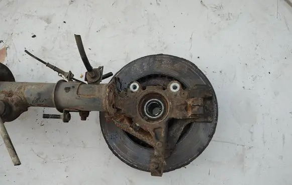 Opel Combo D Front wheel hub spindle knuckle 