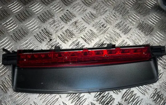 Audi A6 S6 C6 4F Third/center stoplight 4F5945097