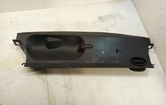 Renault Megane III Top upper radiator support slam panel 214768557R