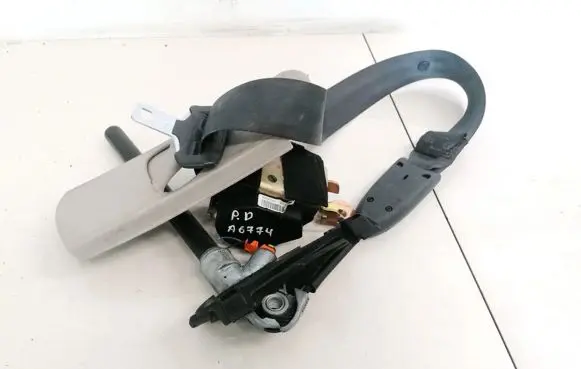 Renault Megane II Front seatbelt 8200077350
