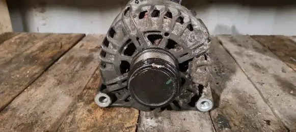 Volvo V50 Generator/alternator 30659390
