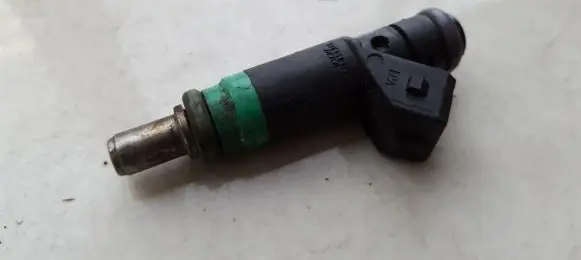 Ford Focus Fuel injector 98MFBC9F593 98MF-BC9F593