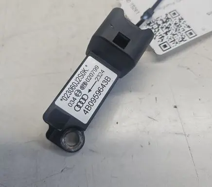 Audi A6 S6 C5 4B Airbag deployment crash/impact sensor 4B0959643B