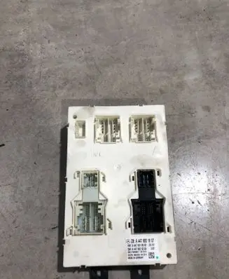 Mercedes-Benz Vito Viano W447 Central body control module A4479001807 A4479016502 A4479020204