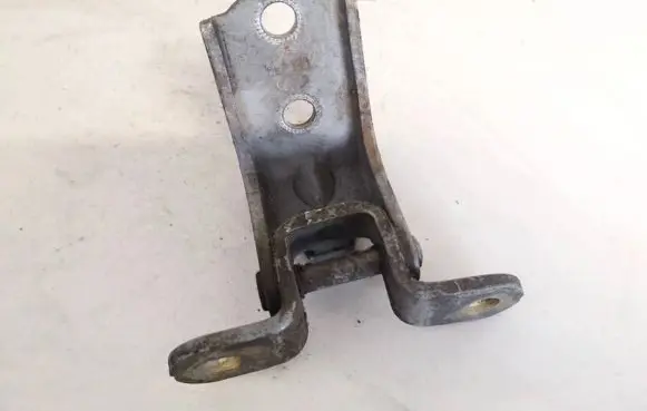 Hyundai Getz Front door upper hinge