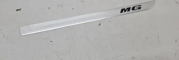 MG HS Foot area side trim 10636744