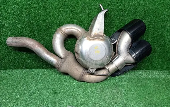 Porsche Macan (95B) Rear muffler/silencer tail pipe 95B253078