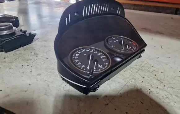 BMW 5 E60 E61 Speedometer (instrument cluster) 9168864