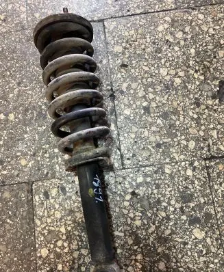 KIA Sorento Front shock absorber/damper