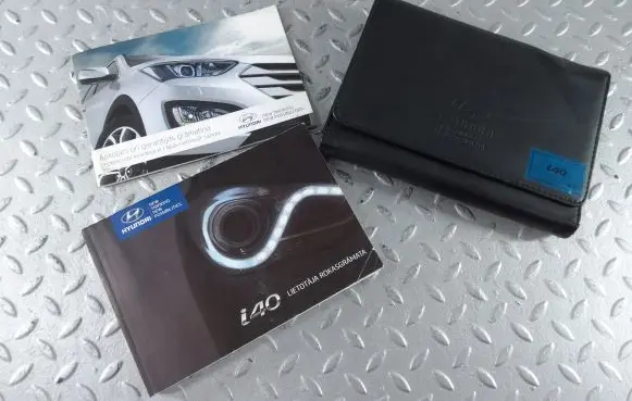 Hyundai i40 Owners service history hand book 