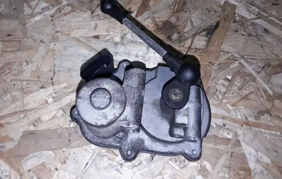 Audi TT TTS Mk2 Intake manifold valve actuator/motor A2C53106022 06F133482B