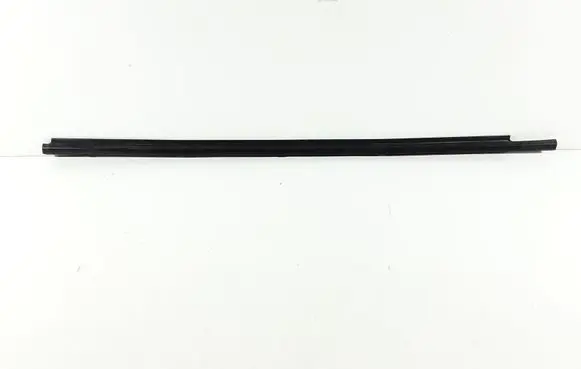 Toyota Corolla Verso E121 Rubber seal front door window/glass