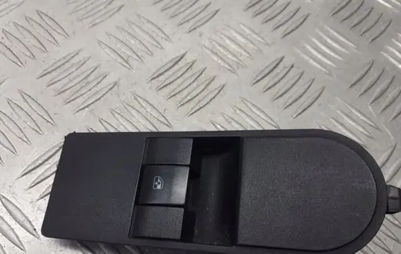 Opel Astra H Quarter vent window switch 13197132