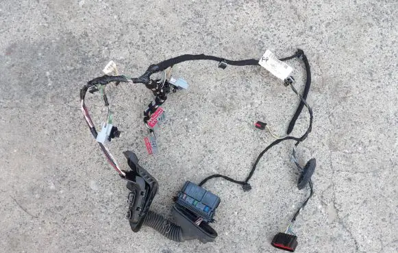 Ford Fiesta Front door wiring loom/harness boot 12511817000 C1BT14K138 A12666102