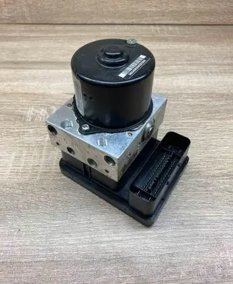 BMW 1 E81 E87 ABS Pump 6772214 6772213