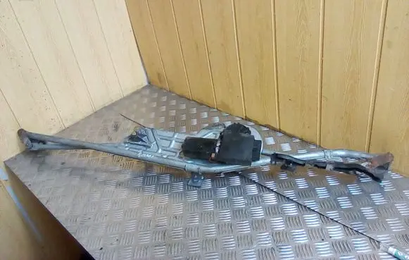 Ford Galaxy Front wiper linkage and motor 7M1955023 99VW17504CA