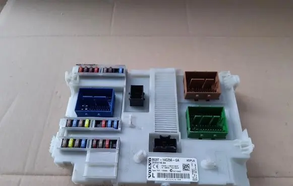 Volvo S60 Fuse box set 31314116
