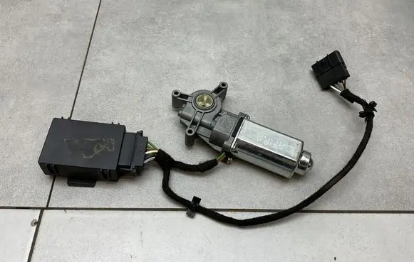 Opel Zafira C Sunroof motor/actuator 9929003836 9935000463