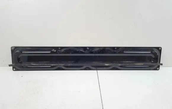 Toyota Hilux (AN10, AN20, AN30) Tailgate trim