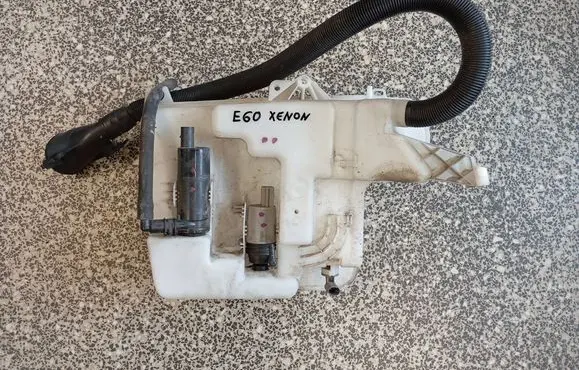 BMW 5 E60 E61 Windshield washer fluid reservoir/tank 7179449 717944903 7179451