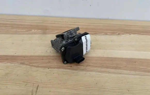 Renault Clio IV EGR valve 147109913R