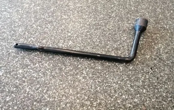 Opel Astra H Wheel nut wrench 