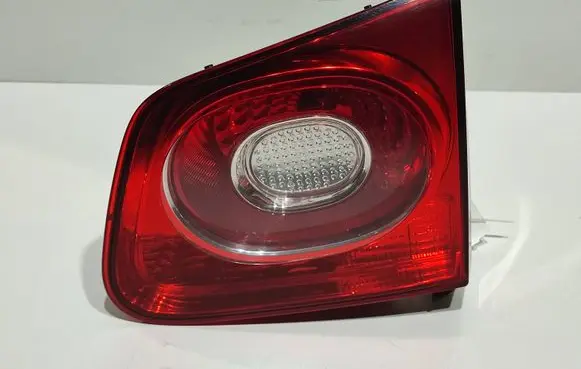 Volkswagen Tiguan Tailgate rear/tail lights 5N0945094B 154245 009692025944