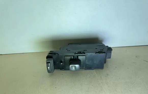 Volvo S60 Electric window control switch 30658117 02W28E