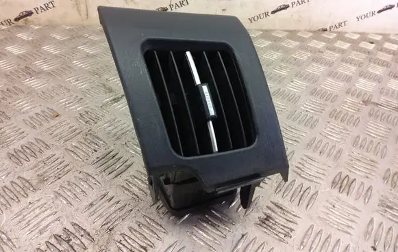 Toyota Prius (XW30) Dashboard side air vent grill/cover trim 55686-47010