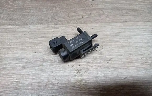 Volvo V70 Vacuum valve 72224010 30611668