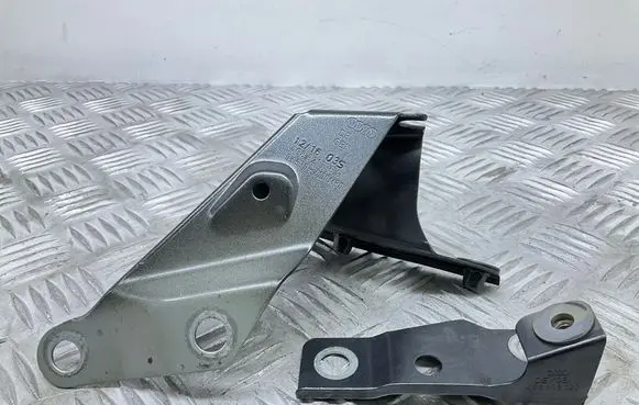 Audi A7 S7 4G Fender mounting bracket 4G8821136D 4G8809322