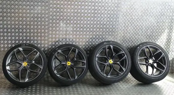 Ferrari GTC4 Lusso R20 alloy rim