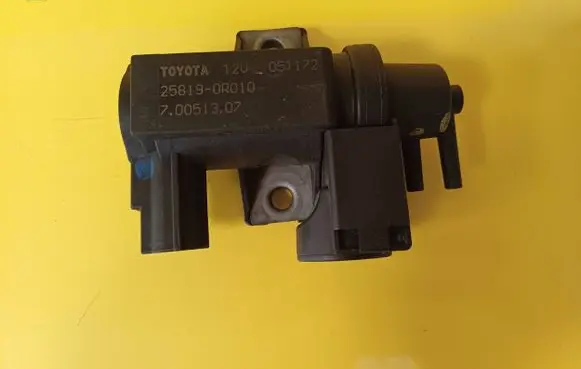 Toyota Corolla Verso AR10 Turbo solenoid valve 258190R010