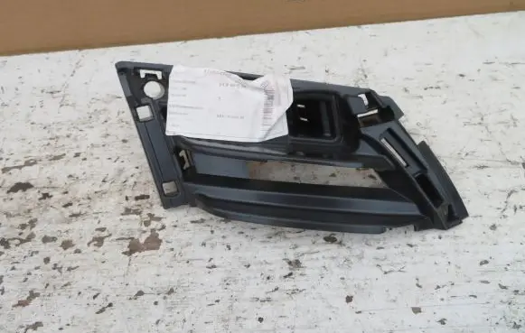 Skoda Octavia Mk3 (5E) Front bumper mounting bracket 5E0807723A