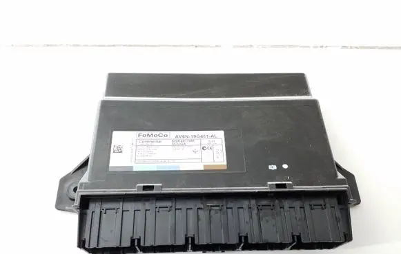 Ford Focus Comfort/convenience module AV6N19G481AL