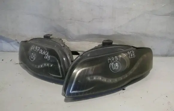 Audi A4 S4 B7 8E 8H Headlight/headlamp 30020728 AD049B3W10 00014