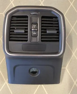 Porsche Macan (95B) Rear air vent grill 95B907049K 5HB01165541 000000112