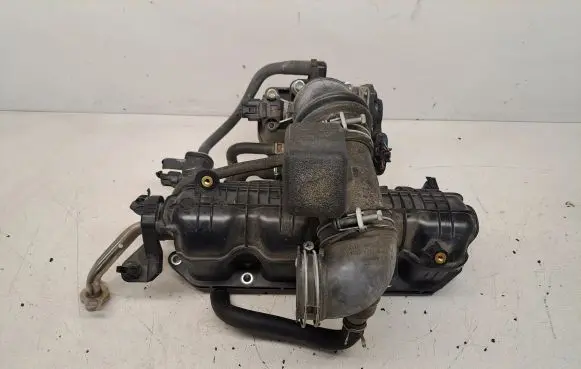 Toyota Auris E180 Intake manifold 1105865S01