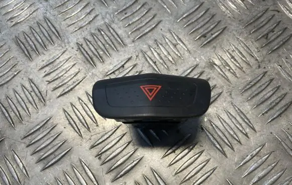 Nissan Primera Hazard light switch 06016