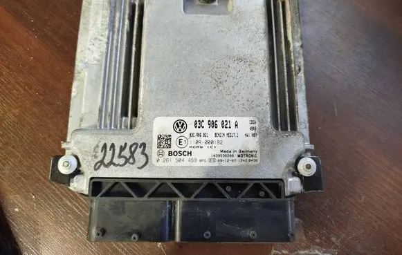Volkswagen PASSAT B7 Engine control unit/module 03c906021a 0261s04469