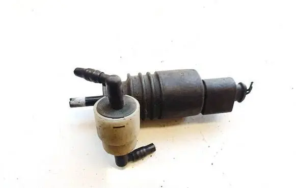 Volkswagen Golf III Windscreen/windshield washer pump 1j0973722