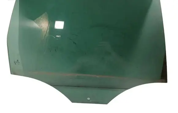 Volkswagen PASSAT B7 Rear door window glass 43R007954 A011404