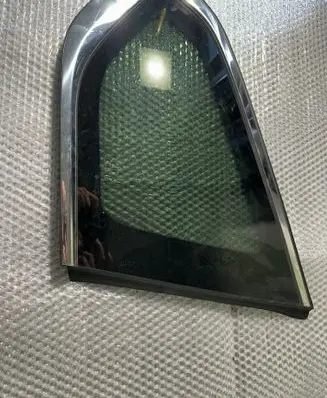 Hyundai Santa Fe Rear side window 87820S1000