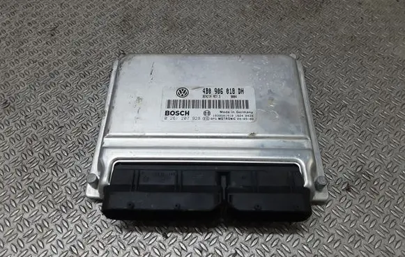 Volkswagen PASSAT B5.5 Engine control unit/module 4B0906018DH 0261207928