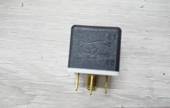 Jaguar XJ X40 Other relay 00351033