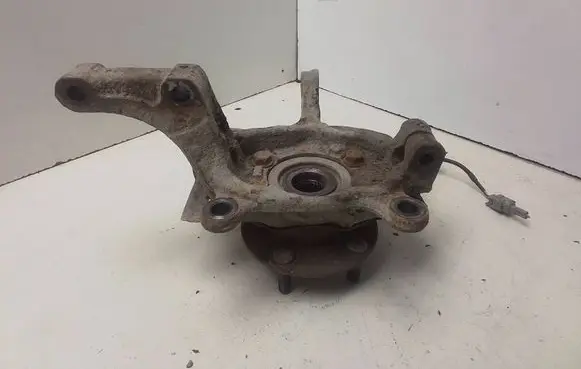 Nissan X-Trail T31 Front wheel hub