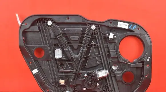 Hyundai Elantra VI Front door window regulator with motor 82470-F2330