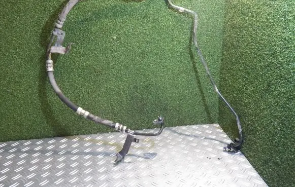Power steering hose/pipe/line