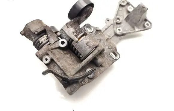 Volvo C70 Generator/alternator bracket 30750940
