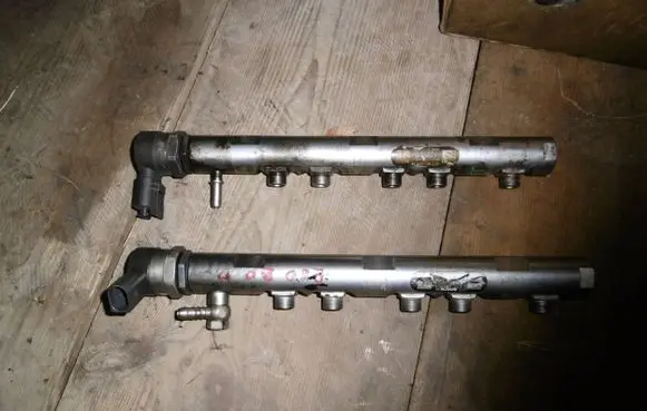 BMW 5 E60 E61 Fuel main line pipe 0281002870 311007 143753